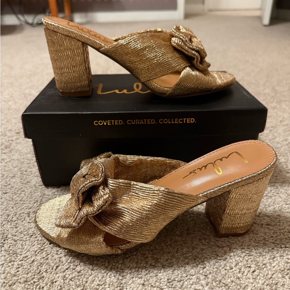 Lulu's Gold Textured Women's Heels
